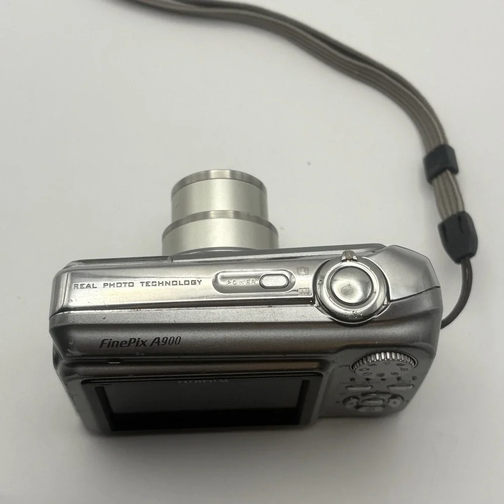 FUJIFILM FinePix A900 9.0MP Digital Camera - Point & Shoot - Tested Works READ